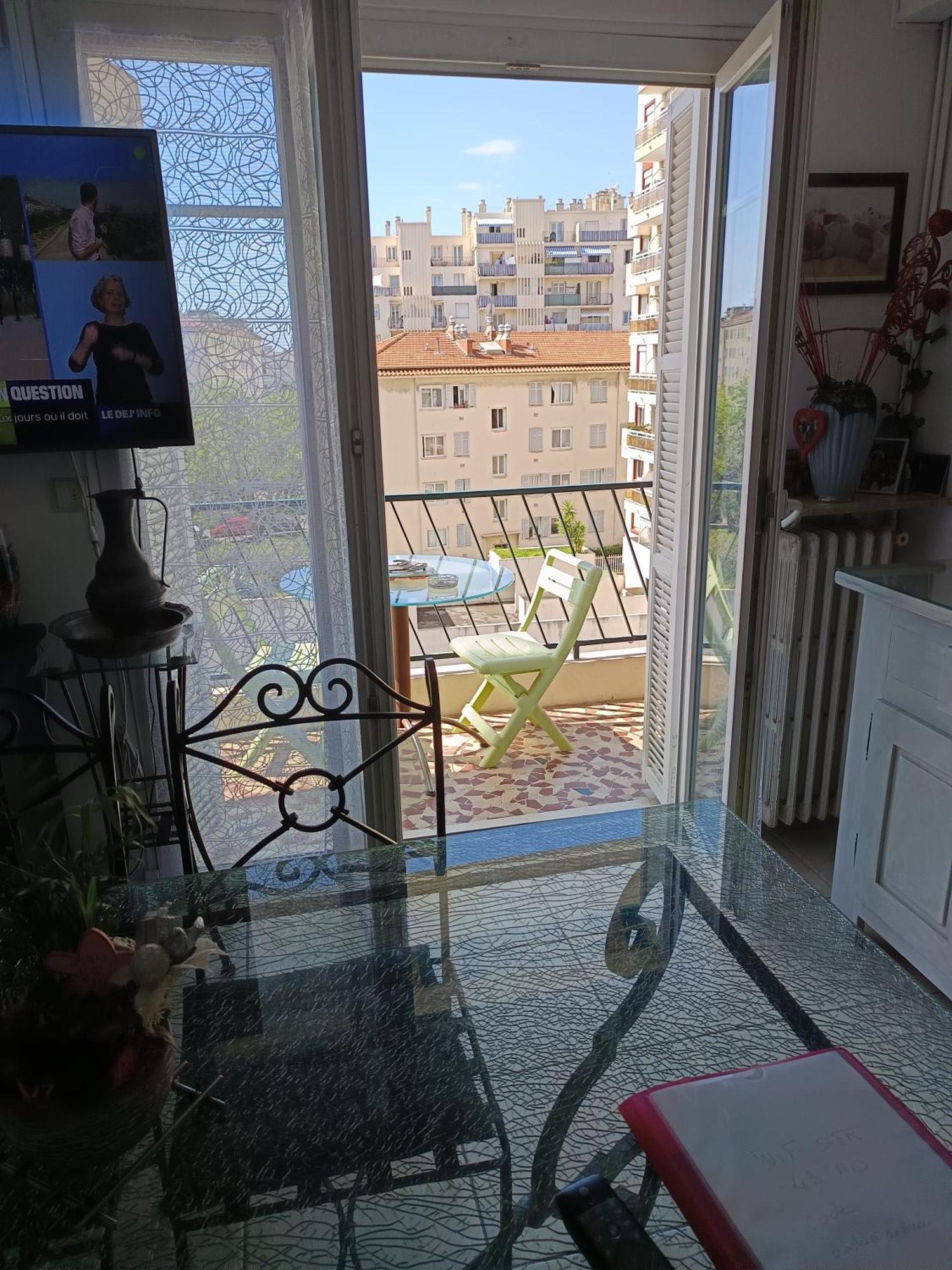 Leilighet 2 Pieces Proche Aeroport *